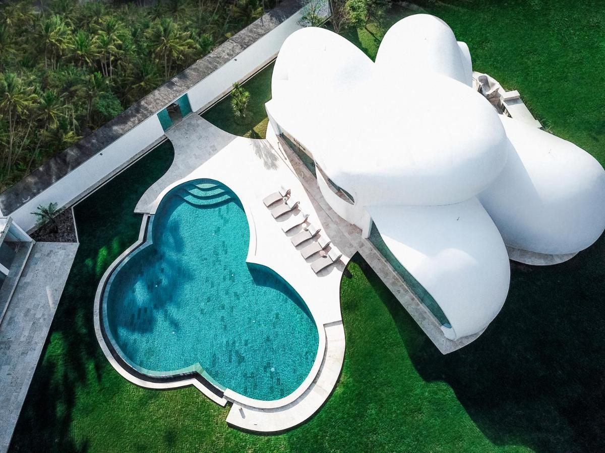 The Cloud Beachfront Villa Tabanan מראה חיצוני תמונה