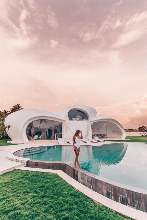 The Cloud Beachfront Villa Tabanan מראה חיצוני תמונה